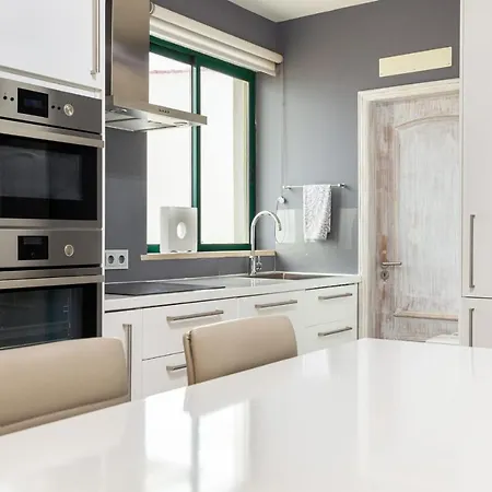 Seaview & Sunsets Апартаменты Картейра