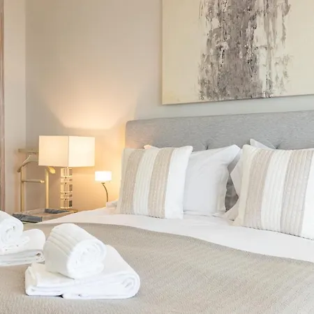 Seaview & Sunsets Картейра