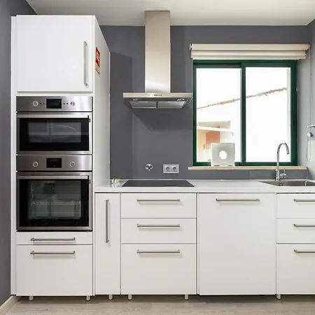 Seaview & Sunsets Апартаменты *