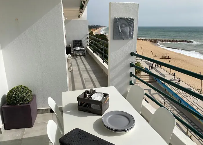 Seaview & Sunsets Apartament *