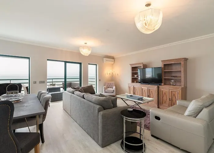 Seaview & Sunsets Lejlighed *