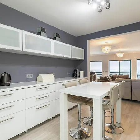 Seaview & Sunsets Apartment Quarteira