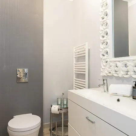 Seaview & Sunsets Apartment *