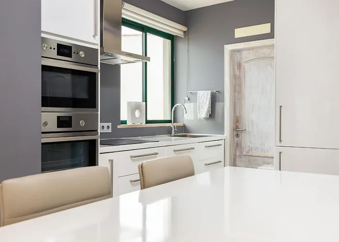 Seaview & Sunsets Apartment Quarteira