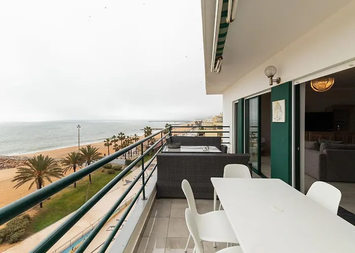 Seaview & Sunsets Apartment *